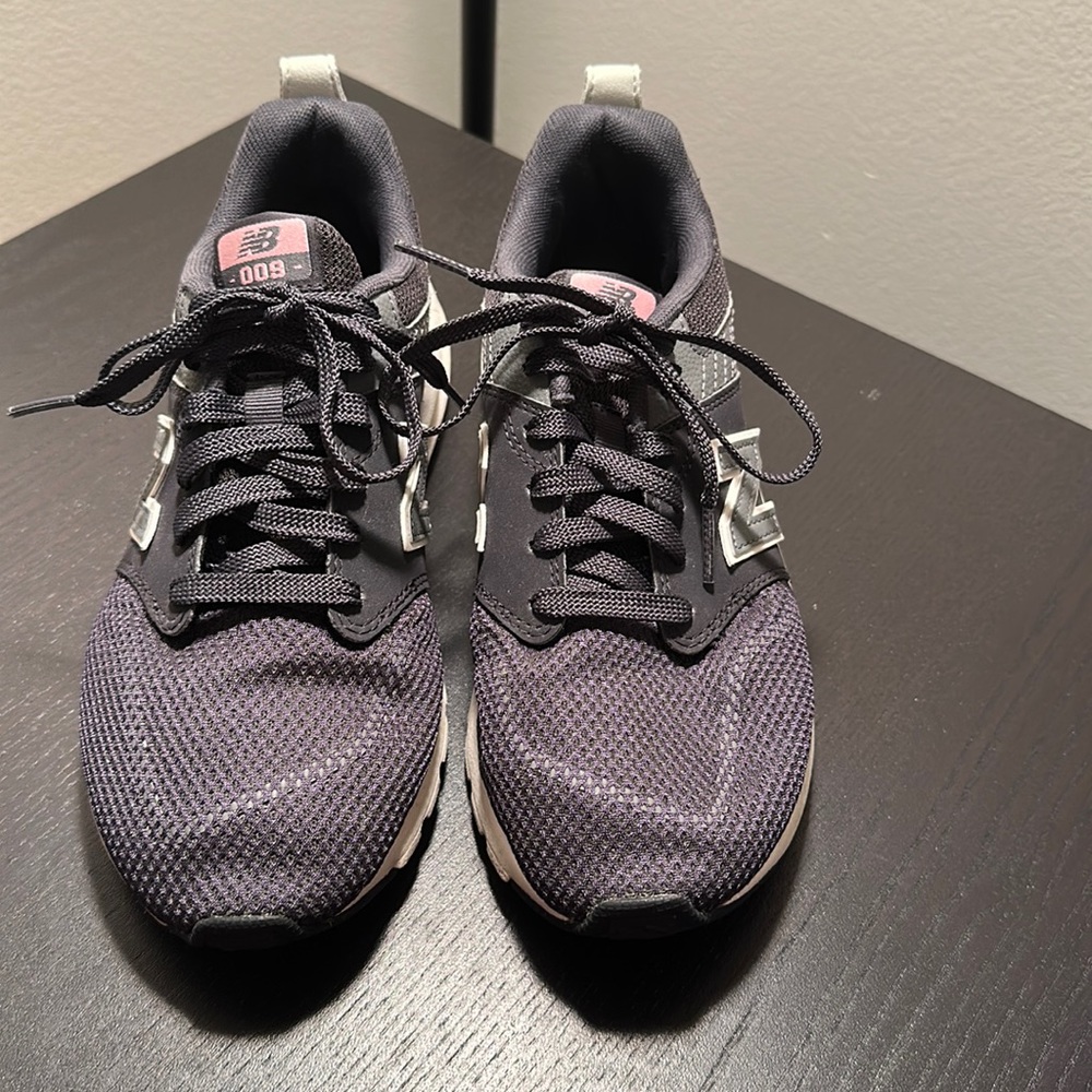 Women’s New Balance shoes